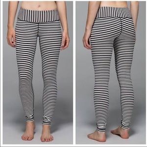 Lululemon wunder under pant black and white size 6